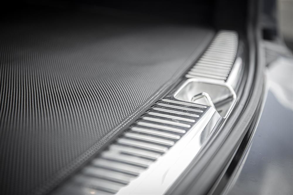 Best Exhaust RubberTree Executive Rubber Boot Liner for BMW 330e (G20